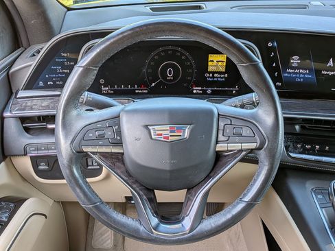 Used 2021 Cadillac Escalade Premium Luxury AWD/4WD image 14