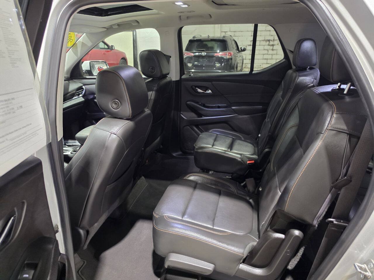 Used 2019 Chevrolet Traverse LT w/ LT Premium Package AWD/4WD image 26