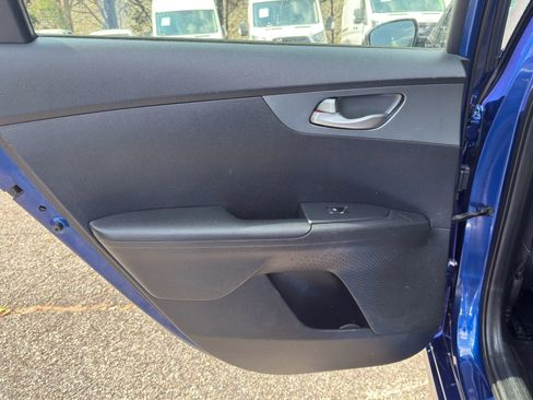 Used 2019 Kia Forte LXS image 17