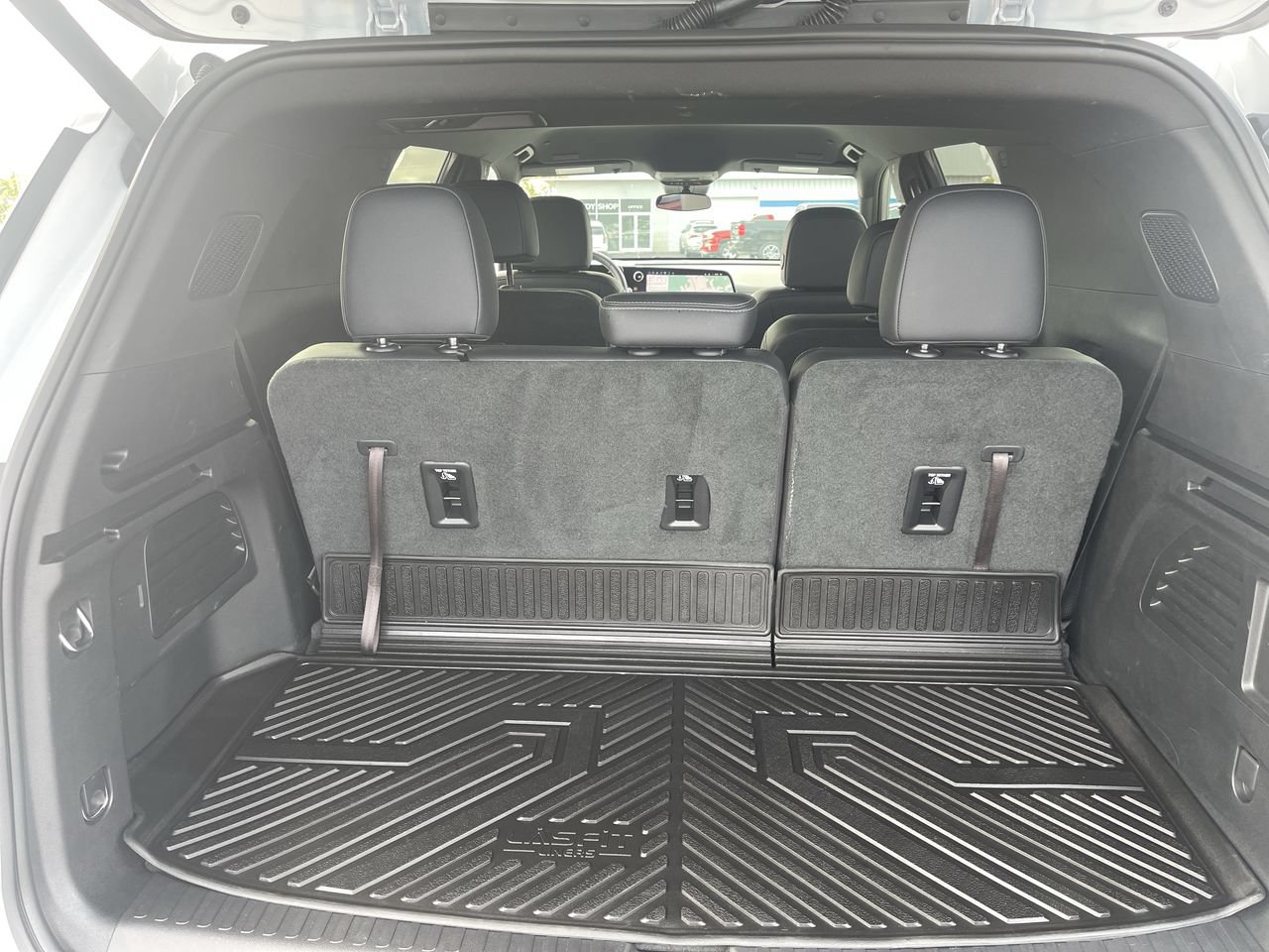 Used 2025 Chevrolet Traverse LT FWD image 26