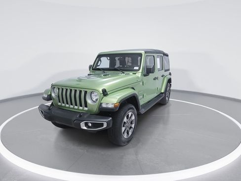 Used 2018 Jeep Wrangler Unlimited Sahara w/ Safety Group image 2