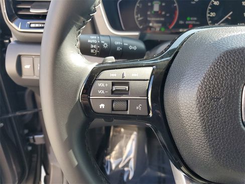 Used 2025 Honda Pilot EX-L image 24