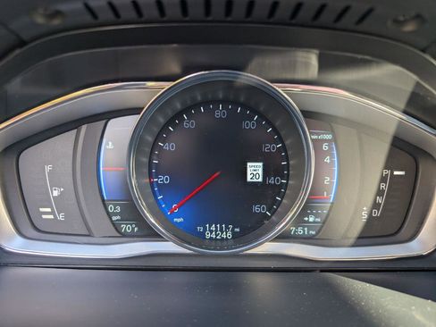 Used 2015 Volvo V60 T6 R-Design Platinum image 13