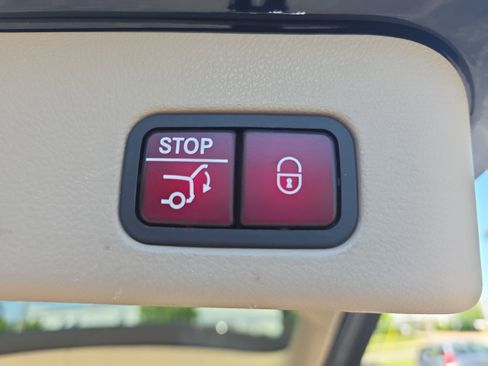 Used 2015 Mercedes-Benz ML 350 4MATIC image 12
