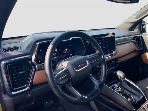 Used 2024 GMC Canyon AT4 image 11