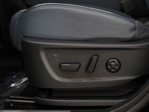 Used 2023 Nissan Ariya image 22