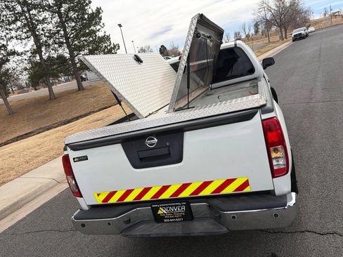 Used 2018 Nissan Frontier SV AWD/4WD image 9
