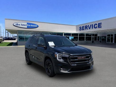 Used 2023 GMC Terrain AT4 AWD/4WD image 2