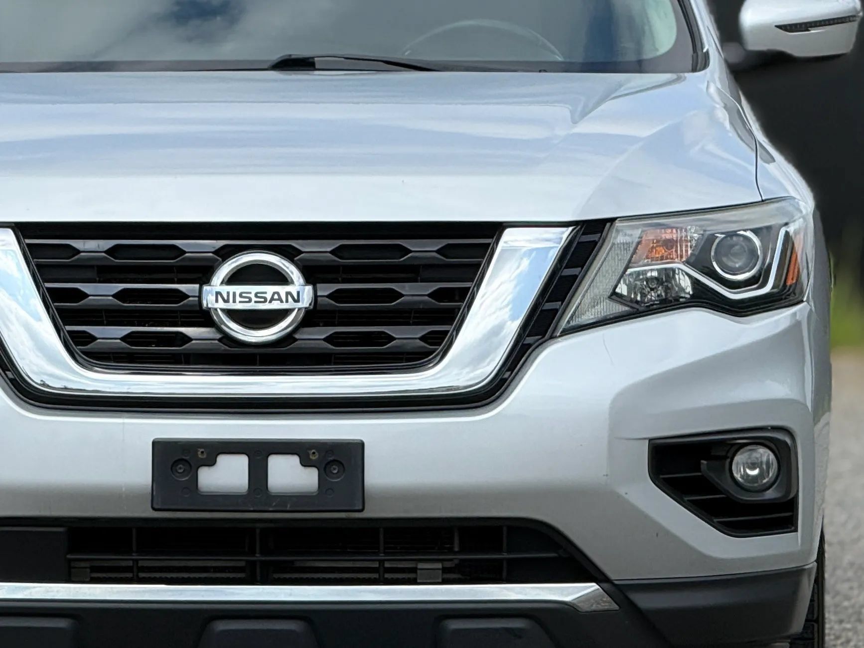 Used 2018 Nissan Pathfinder SV AWD/4WD image 12