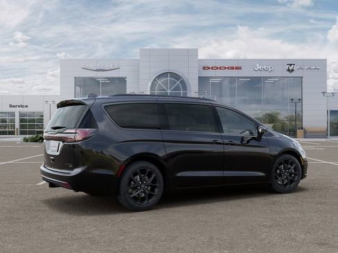 New 2026 Chrysler Pacifica Limited w/ S Appearance Package AWD/4WD image 4