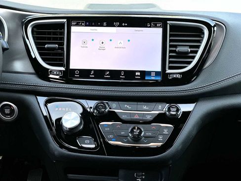 New 2026 Chrysler Pacifica Select FWD image 26