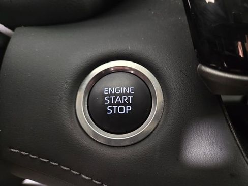 Used 2025 Toyota Highlander XLE image 26