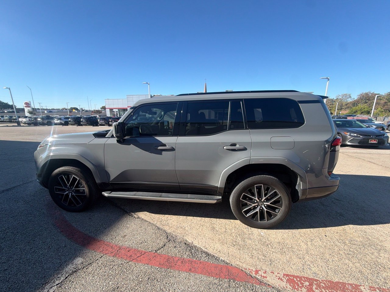 Used 2025 Lexus GX 550 w/ Accessory Package (2T) AWD/4WD image 6