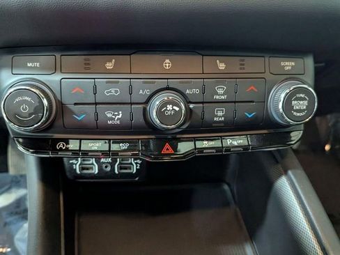 Used 2025 Dodge Durango GT RWD image 25