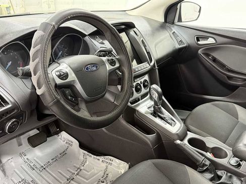 Used 2014 Ford Focus SE FWD image 12