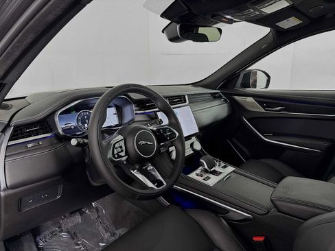 Used 2026 Jaguar F-PACE R-Dynamic S AWD/4WD image 9