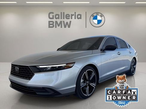 Used 2025 Honda Accord Sport image 1