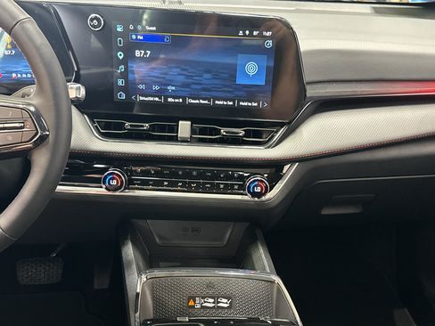 New 2027 Chevrolet Equinox RS w/ Convenience Package III AWD/4WD image 26