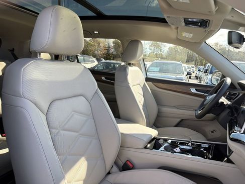 New 2026 Volkswagen Atlas SE FWD image 21