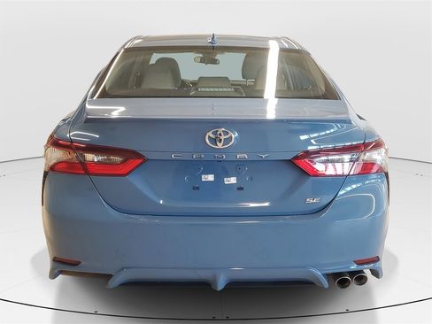 Used 2023 Toyota Camry SE image 6