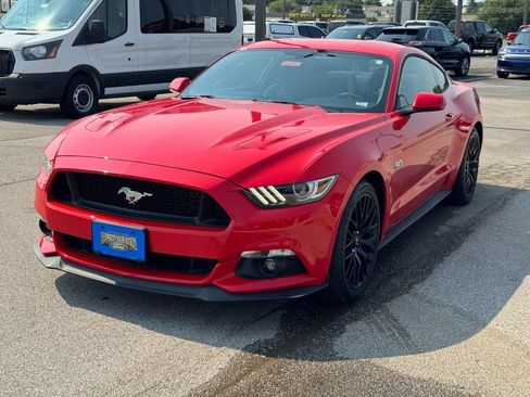 Used 2017 Ford Mustang GT w/ GT Performance Package RWD image 7
