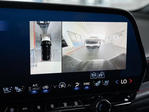 Used 2024 Chevrolet Blazer EV RS RWD image 31