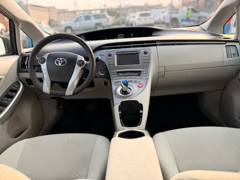 Used 2014 Toyota Prius Two image 18