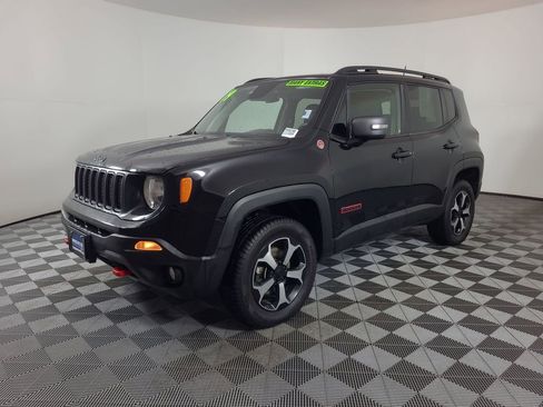 Used 2019 Jeep Renegade Trailhawk w/ Cold Weather Group II image 7