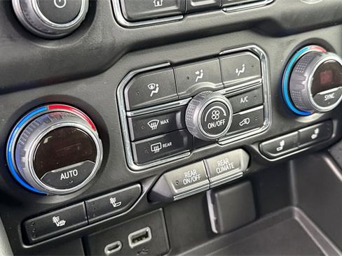 Used 2022 Chevrolet Tahoe LT w/ Luxury Package image 29