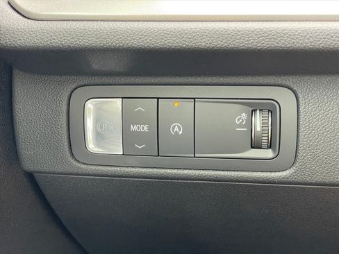New 2026 Chevrolet Traverse LT w/ Midnight/Sport Edition FWD image 18