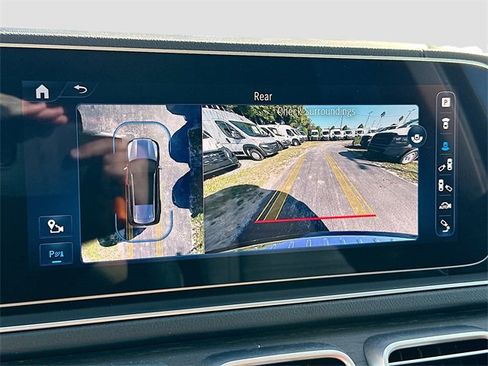 Used 2024 Mercedes-Benz GLS 580 4MATIC image 14