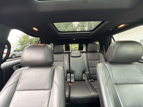 Used 2014 Ford Explorer XLT w/ Equipment Group 202A AWD/4WD image 14