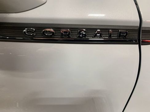 Used 2025 Lincoln Corsair AWD w/ Towing Package image 33