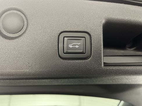 Certified 2023 Chevrolet Equinox LT image 30