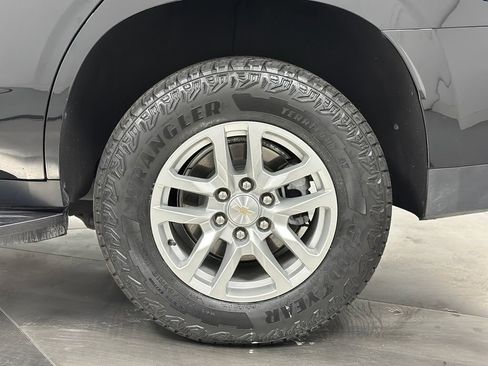 Used 2023 Chevrolet Tahoe 4WD w/ 1FL Safety Package image 28
