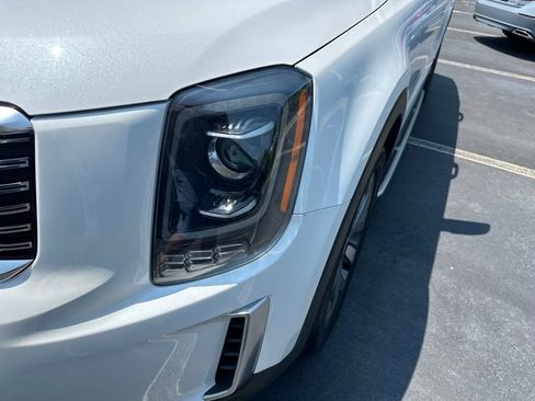 Used 2020 Kia Telluride EX w/ EX Premium Package AWD/4WD image 9