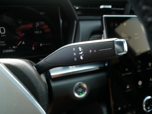 Used 2025 GMC Terrain Elevation AWD/4WD image 24