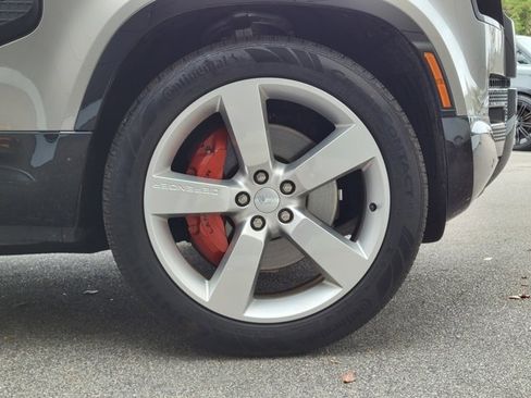 Used 2024 Land Rover Defender 130 X image 25