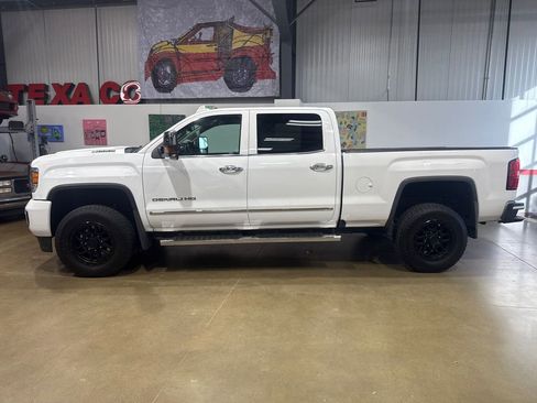 Used 2017 GMC Sierra 3500 Denali image 5
