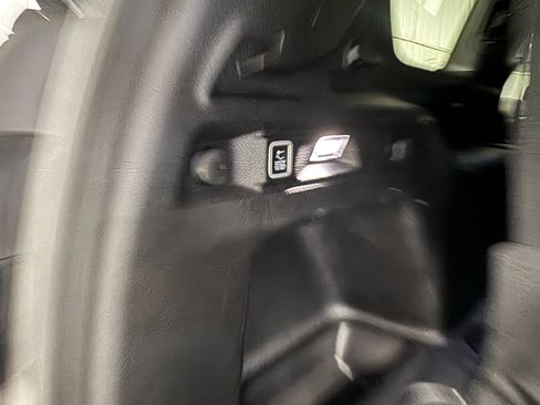 Used 2023 Jeep Grand Cherokee L Laredo image 9