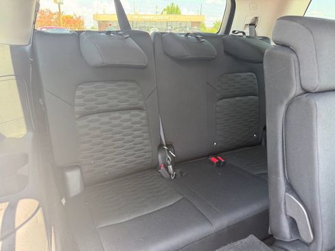 Used 2025 Nissan Pathfinder SV AWD/4WD image 40