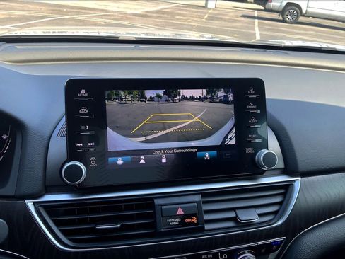 Used 2021 Honda Accord Touring image 25