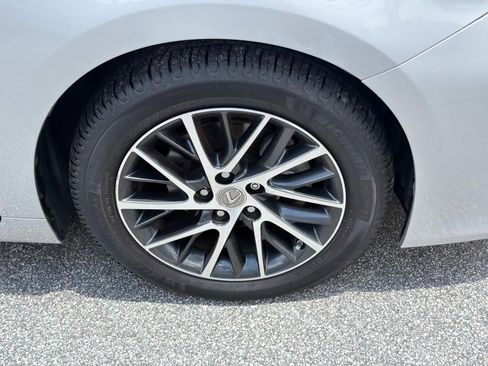 Used 2016 Lexus ES 350 w/ Luxury Package w/Wood Trim FWD image 12