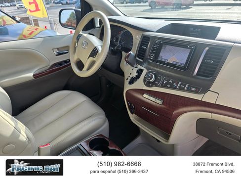 Used 2013 Toyota Sienna XLE image 13