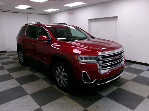 Certified 2023 GMC Acadia SLT w/ Preferred Package image 16