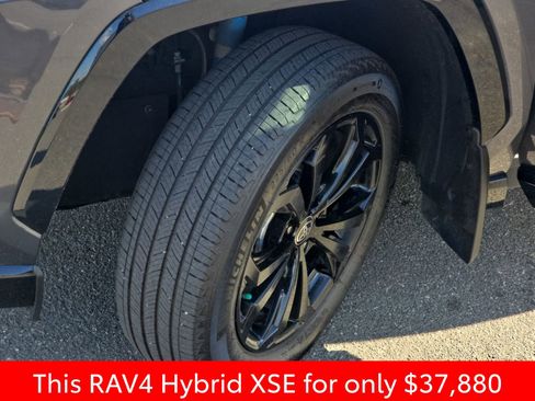 Used 2024 Toyota RAV4 XSE AWD/4WD image 39