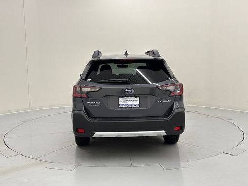 Used 2023 Subaru Outback Limited image 4