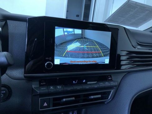 Used 2025 Toyota Camry SE FWD image 28