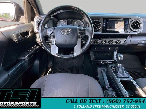 Used 2017 Toyota Tacoma TRD Sport w/ Tow Package (A/T) AWD/4WD image 5