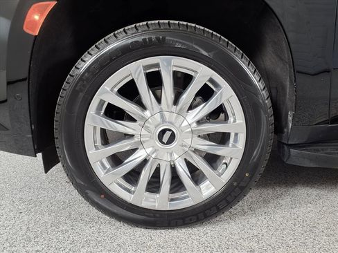 Used 2024 Cadillac Escalade ESV Premium Luxury image 22